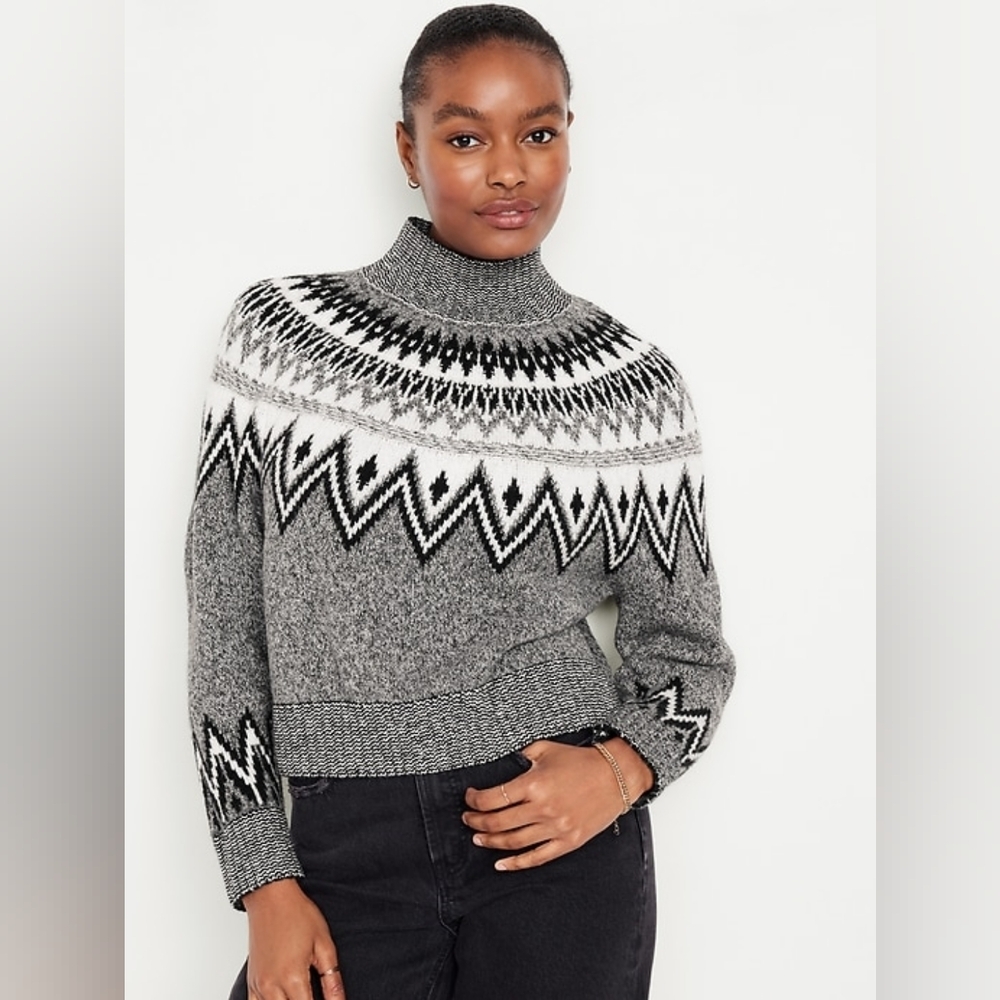 Old NAVY Cozy Black and White Patterned‎ Sweater